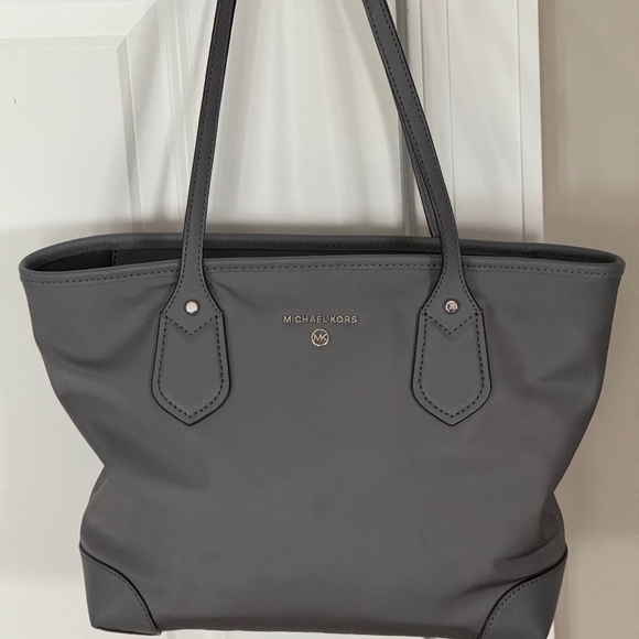 Michael Kors Woman’s Handbag - Picture 1 of 5